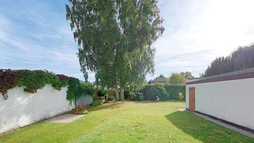 EG - Blick von Terrasse in den Garten - 
