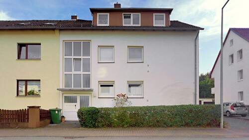 Haus Vorderseite - 9 Zimmer Mehrfamilienhaus, Wohnhaus zum Kaufen in Vellmar