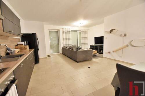 Modernes Wohnzimmer - 4 Zimmer Doppelhaushälfte in Lohne (Oldenburg)