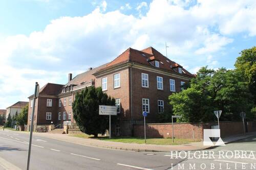 Ärztehaus - Büro mit 40,10 m&sup2; in Salzwedel zur Miete