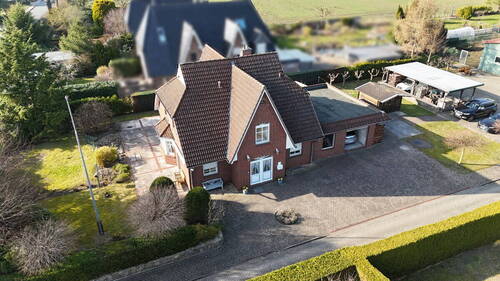 Titelbild - 6 Zimmer Einfamilienhaus zum Kaufen in Halstenbek