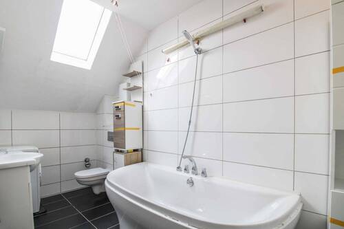 Badezimmer - Etagenwohnung mit 74,30 m&sup2; in Schalksmühle zum Kaufen