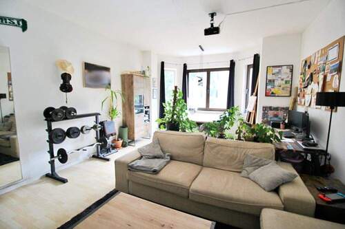 Wohnzimmer Rückseite - 2 Zimmer Etagenwohnung in Bremen / Schwachhausen