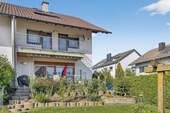 Bild 1 - Attraktives 1-Familienwohnhaus (DHH) in bester Wohnlage