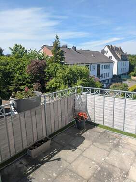 Blick v. Balkon - Etagenwohnung mit 69,00 m² in Arnsberg zum Kaufen