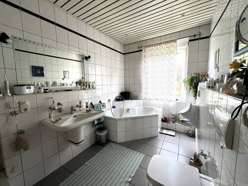 Badezimmer im Erdgeschoss - 