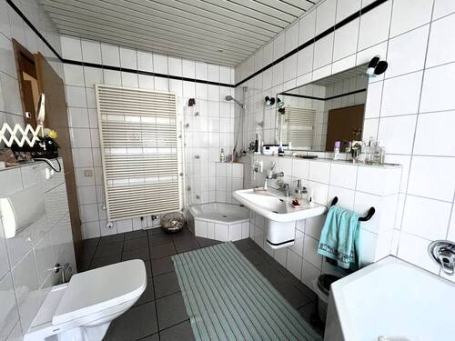 Badezimmer im Erdgeschoss - 