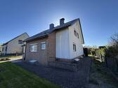 Seitenansicht - 6 Zimmer Einfamilienhaus zum Kaufen in Uetze