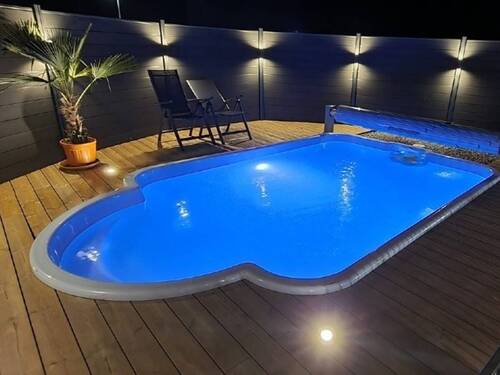 Pool - Viel Platz, großer Garten, eigener Pool – und ein fairer Deal für Macher.