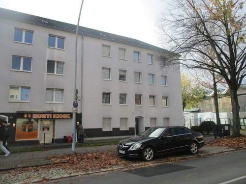 Hausansicht - 2 Zimmer plus großer Wohnküche, 3. OG, NEU RENOVIERT, HER-Sodingen, Mont-Cenis-Str. 192