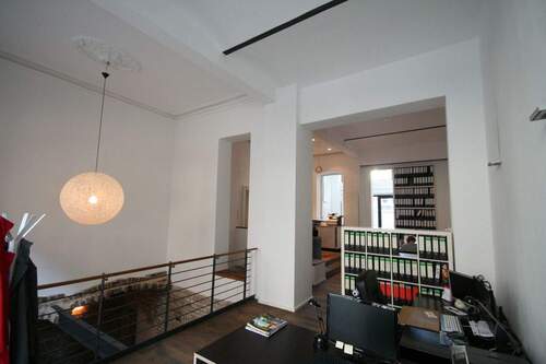 Offener Arbeitsplatz 1 - Eigener Schreibtischplatz in Kölns Südstadt-Bürogemeinschaft