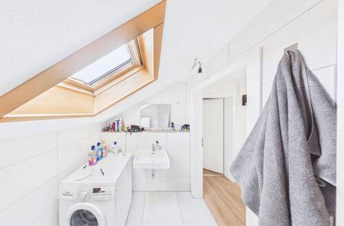 DG - Mehrfamilienhaus, Wohnhaus mit 223,10 m&sup2; in Nürtingen zum Kaufen