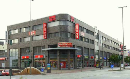 Blick auf das Objekt - PROVISIONSFREI! Großzügige Büro- Praxisfläche im Einkaufs- und Gesundheitszentrum TONDO