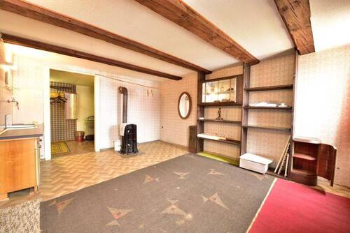 DG mit Holzbalken - 1 Zimmer Mehrfamilienhaus, Wohnhaus in Buckenhof