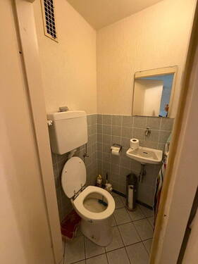 WC - 
