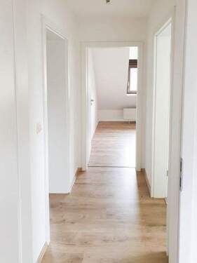 Flur - 3 Zimmer Etagenwohnung in Gersdorf