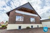 Hausseite mit Loggia - 