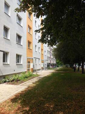 Außenansicht - Tolle Wohnung in Erfurt Nord! - 375,00&nbsp;EUR Kaltmiete, ca.&nbsp; 59,30&nbsp;m&sup2;&nbsp;Wohnfl&auml;che