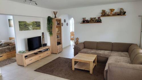 Wohnzimmer Durchgang Küche - 7 Zimmer Mehrfamilienhaus, Wohnhaus in Ingolstadt