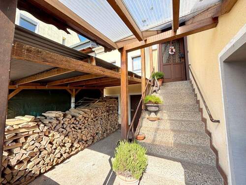 Eingang - 8 Zimmer Einfamilienhaus zum Kaufen in Trier / Ehrang