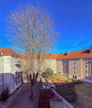 Hofaussicht vom Küchenfenster - 