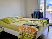 Schlafzimmer m. Möbeln - 