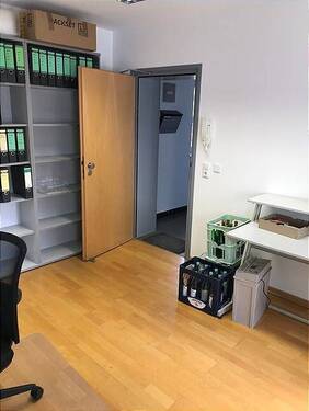 Einzelbüro mit eigener Gegensprechanlage - 