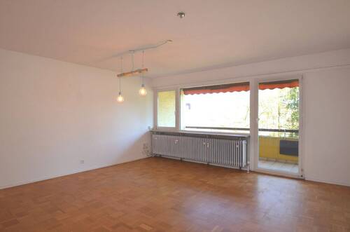 Wohnzimmer - Familien(t)raum in Sindelfingen: 4,5 Zimmer mit Balkon, Garage & Stellplatz!