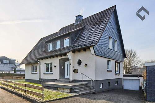 Provisionsfrei! - RESERVIERT: Attendorn-Ennest. Zwei Wohnungen. Ein Zuhause.