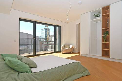 Schlafzimmer mit Einbauschrank - 