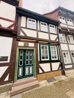 1 Hausansicht - Gemütliches Reihenmittelhaus in der Northeimer Innenstadt