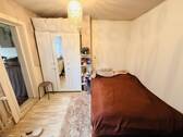 9 Schlafzimmer mit angrenzenden Badezimmer EG - 