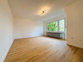 Wohnzimmer - 4 Zimmer Etagenwohnung zum Kaufen in Minden