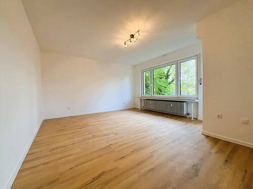 Wohnzimmer - 4 Zimmer Etagenwohnung zum Kaufen in Minden
