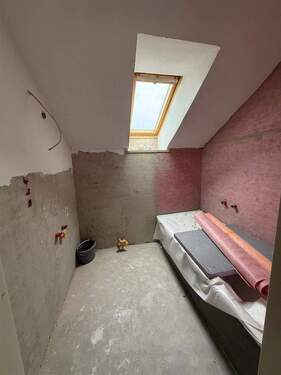 Bad - 2 Zimmer Etagenwohnung zur Miete in Gröbenzell