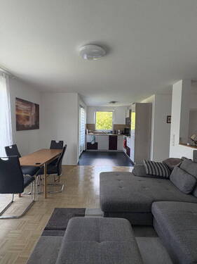Wohn- und Esszimmer - 1 Zimmer Mehrfamilienhaus, Wohnhaus in Idstein