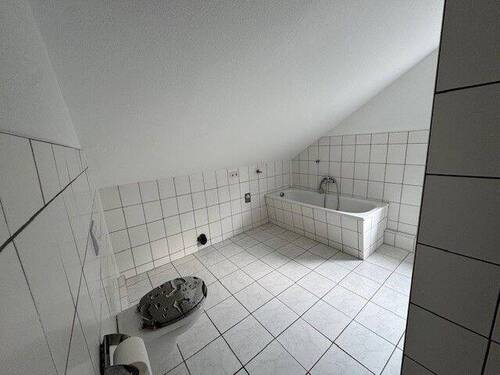 Badezimmer - Etagenwohnung mit 77,00 m² in Bad Rothenfelde zur Miete