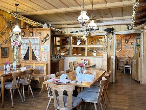 Gaststube - Hotel, Pension, Gasthof in Aschau a.Inn-Haselbach zum Kaufen