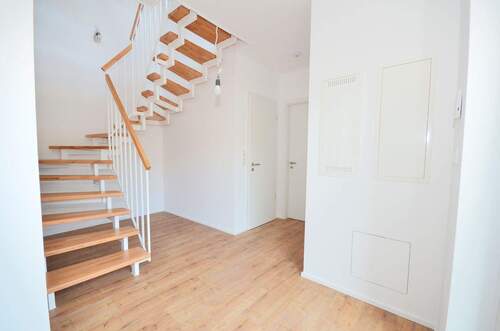 Treppenaufgang 1.OG - 