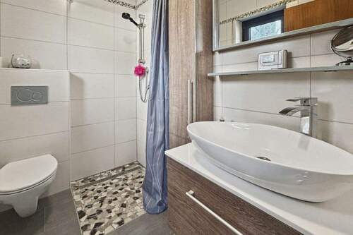 Badezimmer Erdgeschoss (2) - 
