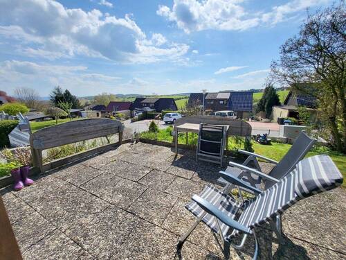 4. Terrasse und Grundstück (1) - 