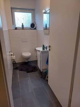 separate 2.Toilette in Erdgeschoss-Wohnung - 