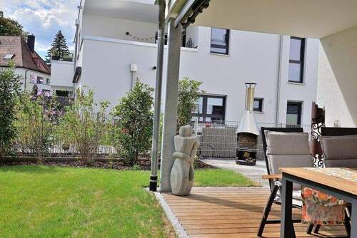 Terrasse mit Zugang Garten - 
