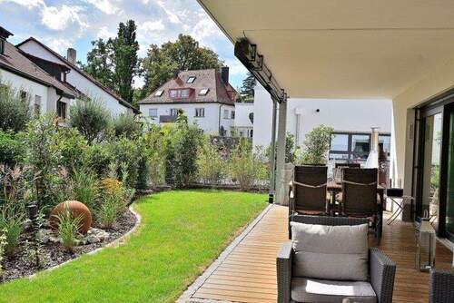 frisch angelegter Garten - 3 Zimmer Etagenwohnung in Lauf an der Pegnitz