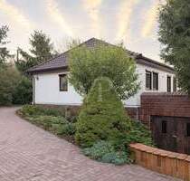 EINMALIG IN WEINBÖHLA - BAUGRUNDSTÜCK MIT GENEHMIGUNG FÜR 3 EFH & TRAUMBLICK AUF DIE ALBRECHTSBURG