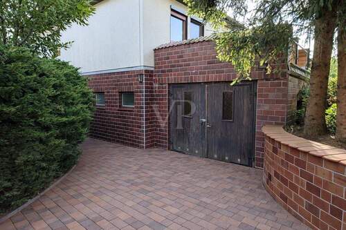 Einfahrt Garage aktuell - Grundstück in Weinböhla