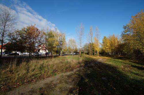 Grundstück mit Umgebung - 