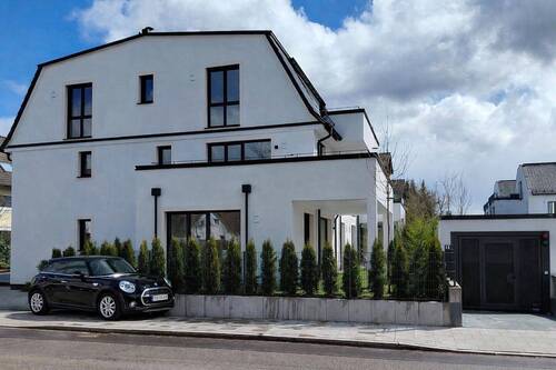 Außenansicht - Helle 3-Zimmer-Dachgeschoss-Wohnung