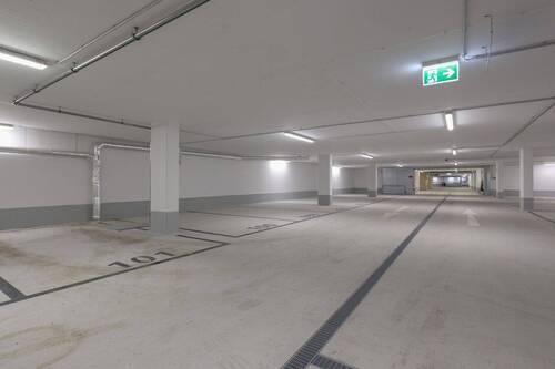 Tiefgaragenstellplatz - 