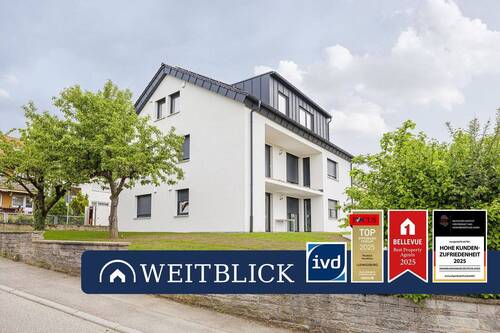 Hausansicht - WEITBLICK: Modern. Hell. Energieeffizient - Traumwohnung!